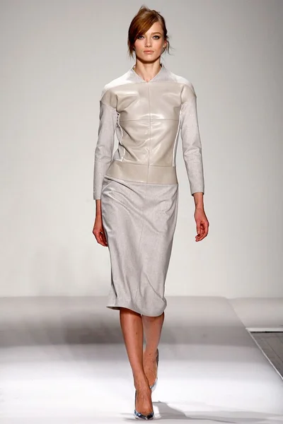 Look 4